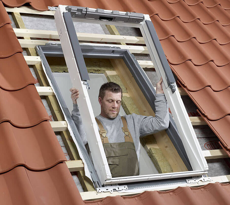 Izolacje wokół okien dachowych - Dekarz i Cieśla