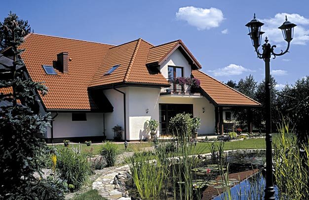 Trwały i estetyczny dach wykonany za pomocą systemu dachowego. Fot. Braas
