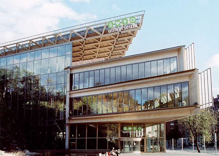 Universum: Obiekt o funkcji edukacyjnej w Göteborgu, Szwecja. Cały w konstrukcji drewnianej - ok. 2000 m3 drewna klejonego.