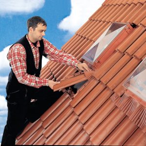Wyłaz dachowy – niezbędny element na dachu