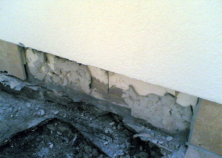 Fot. 1. Izolacja pionowa nie została dociśnięta listwą aluminiową (fot. Poburski Dachtechnik).