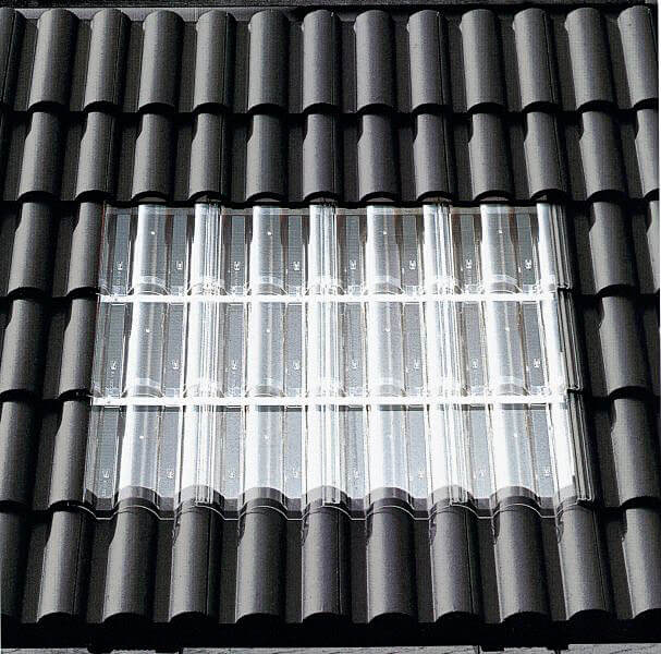 Dachówki świetlikowe – korzystaj z naturalnego światła