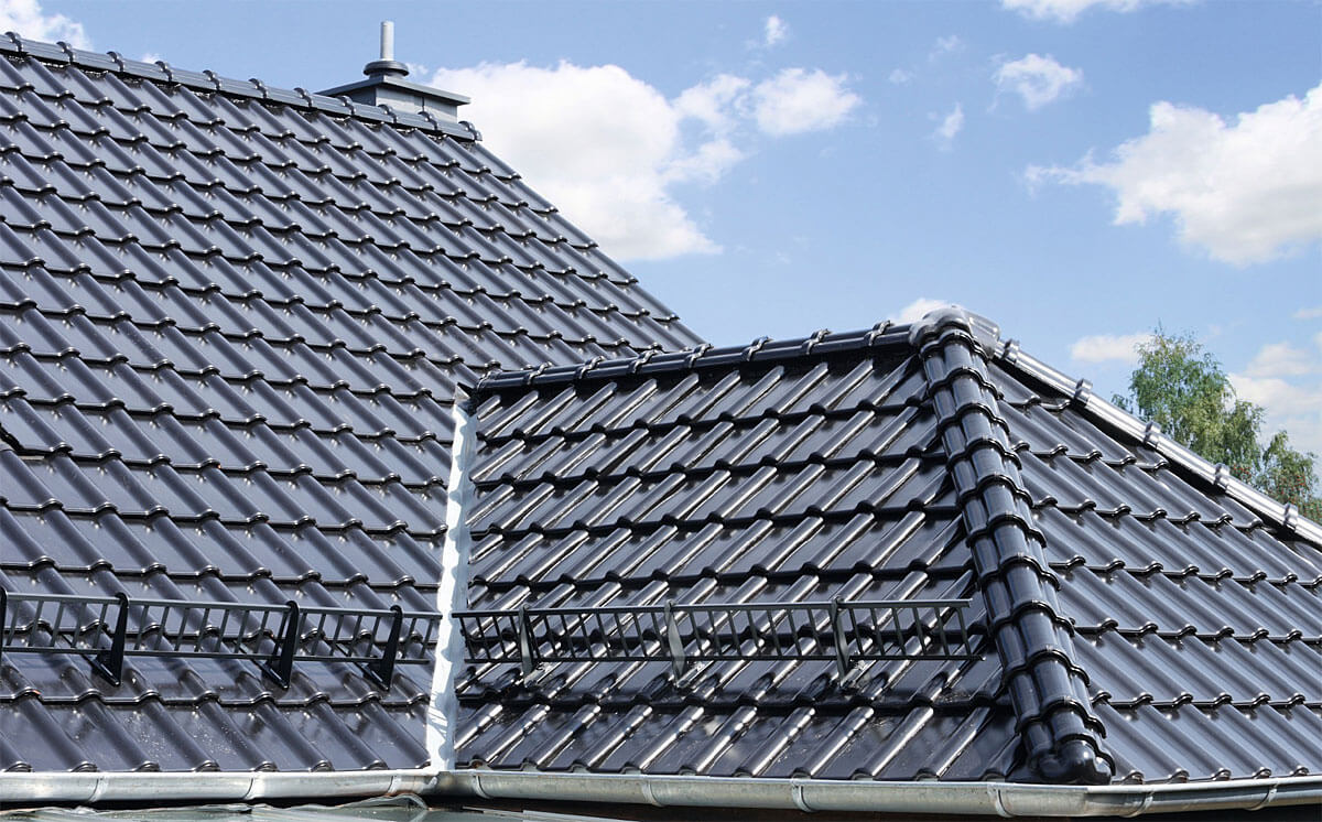 Fot. 2 Dachówka Piemont sprawdzi się doskonale podczas remontu dachu jak i w nowym budownictwie.
