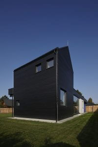 nowoczesna-STODOLA_The-Fence-House_Mjölk-architekti_09