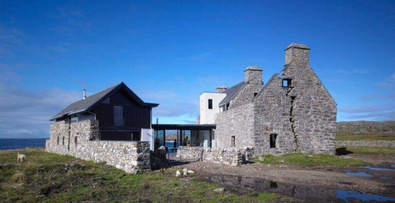 Biały Dom na wyspie Coll w Szkocji Fot. Andrew Lee