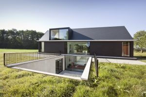 Dom przeszklony - Villa Geldrop, to dzieło pracowni Hofman Dujardin Architects