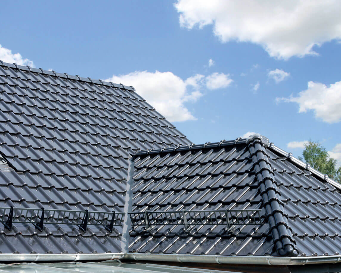 Ile kosztuje dach z pokryciem ceramicznym? - Dekarz i Cieśla
