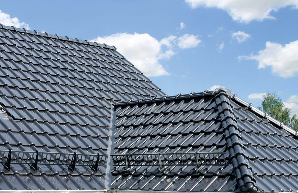 Akcesoria ceramiczne, czyli kompletny system dachowy
