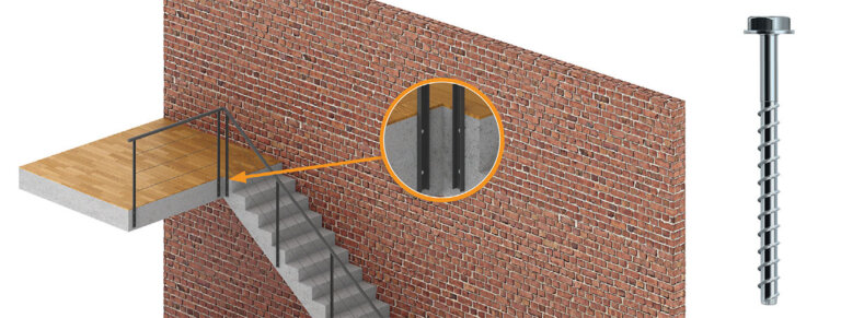 Wkręt do betonu ROCK przy poręczy schodów (połączenie stali z betonem).